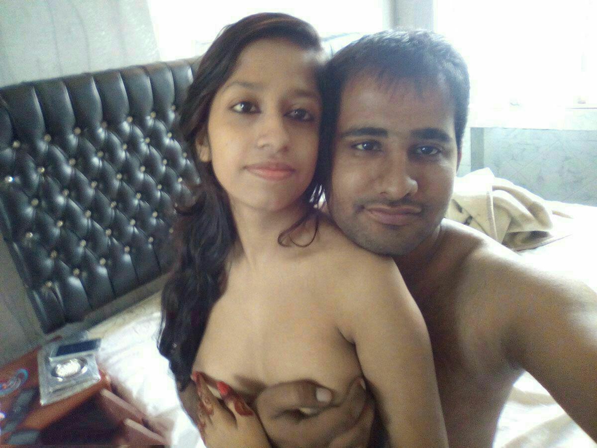 Indian couple like threesome in indi