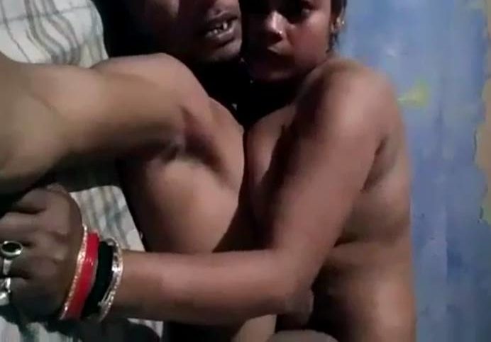 Kadhala Sex Videos - à®¨à®£à¯à®ªà®©à¯ à®®à®©à¯ˆà®µà®¿à®¯à¯à®Ÿà®©à¯ à®•à®³à¯à®³ à®•à®¾à®¤à®²à¯ à®šà¯†à®•à¯à®¸à¯ - Tamil Aunty Affair